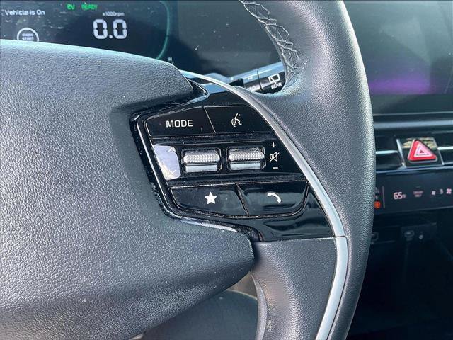 Used 2023 Kia Niro EX FWD image 20