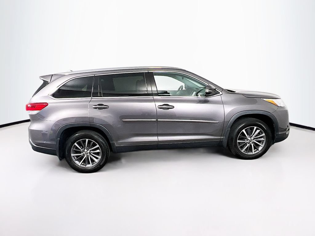 Used 2019 Toyota Highlander XLE w/ Protection Package #3 AWD/4WD image 8