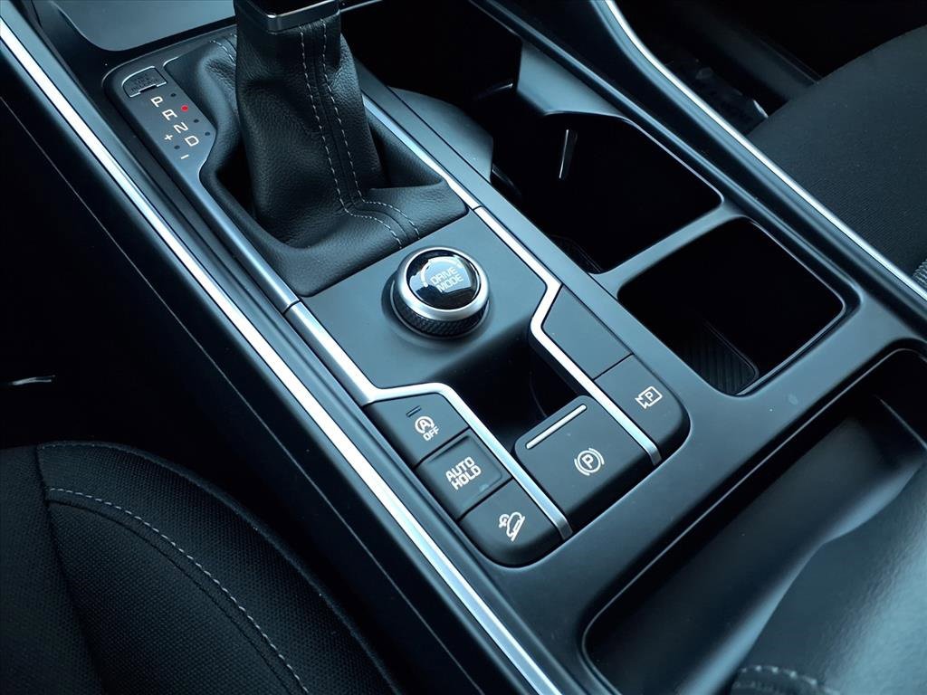 Certified 2025 Kia Sorento LX image 23