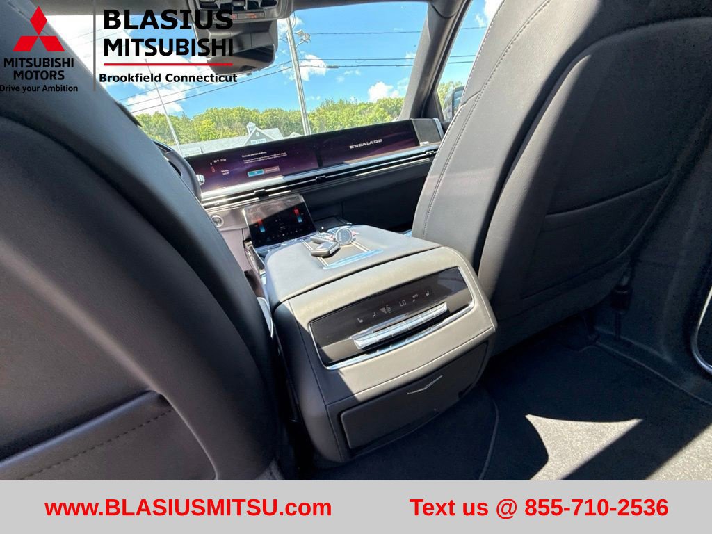Used 2026 Cadillac Escalade Luxury AWD/4WD image 58