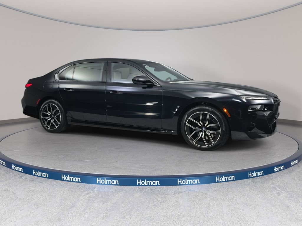 New 2026 BMW 760i xDrive w/ Executive Package image 3