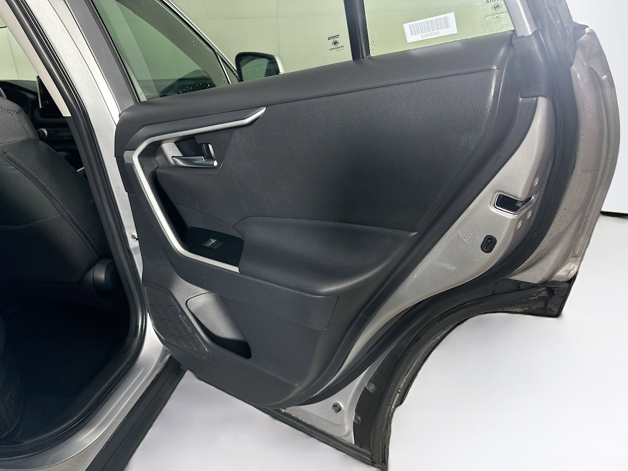 Used 2025 Toyota RAV4 XLE AWD/4WD image 28