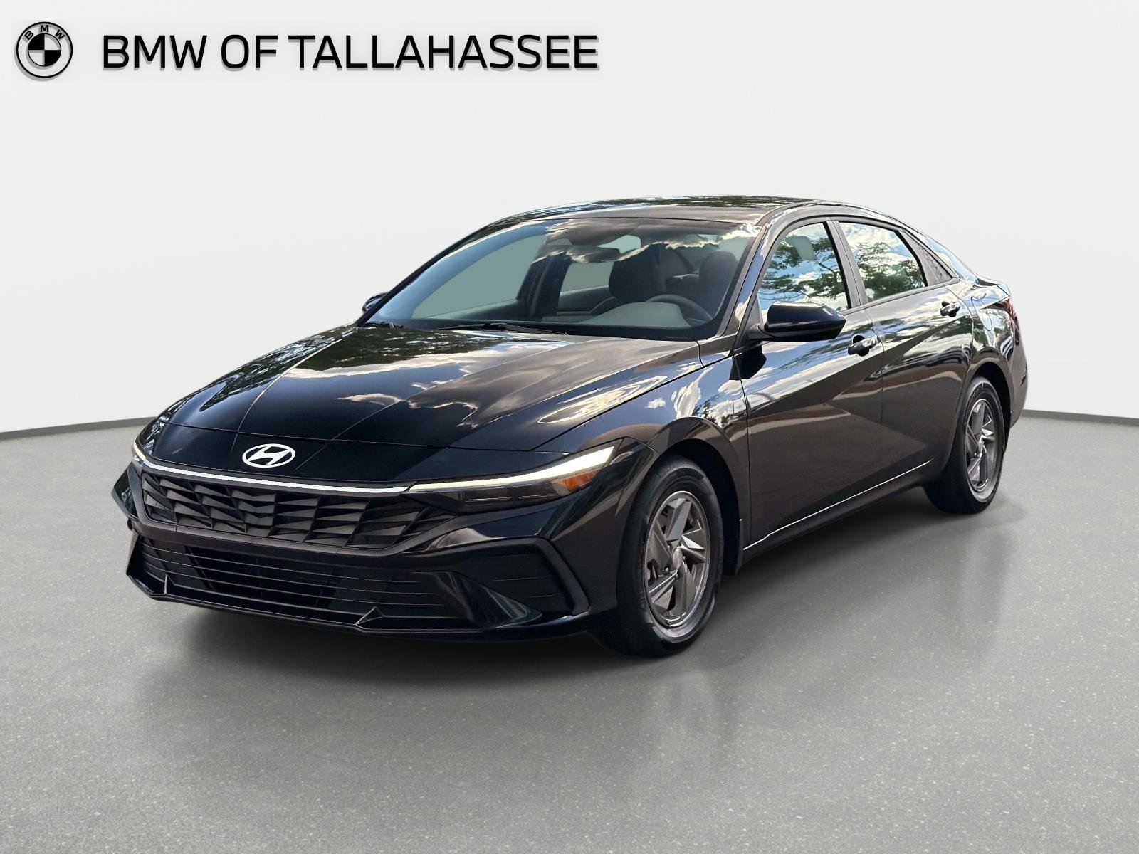 Used 2024 Hyundai Elantra SE image 1