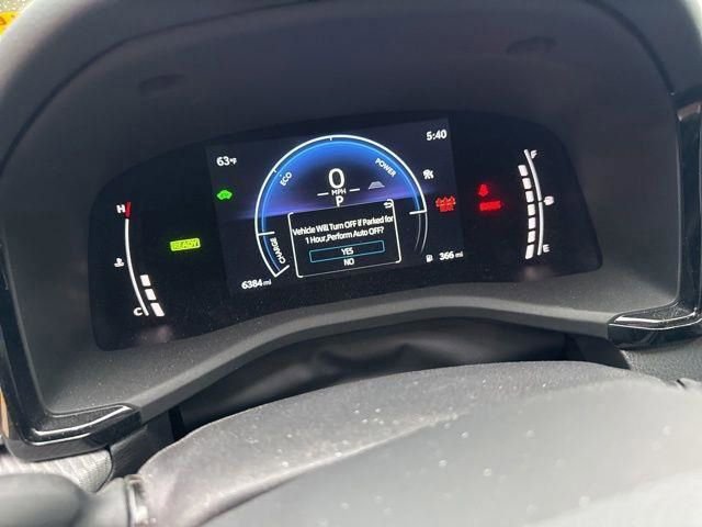 Used 2025 Toyota Camry SE image 31