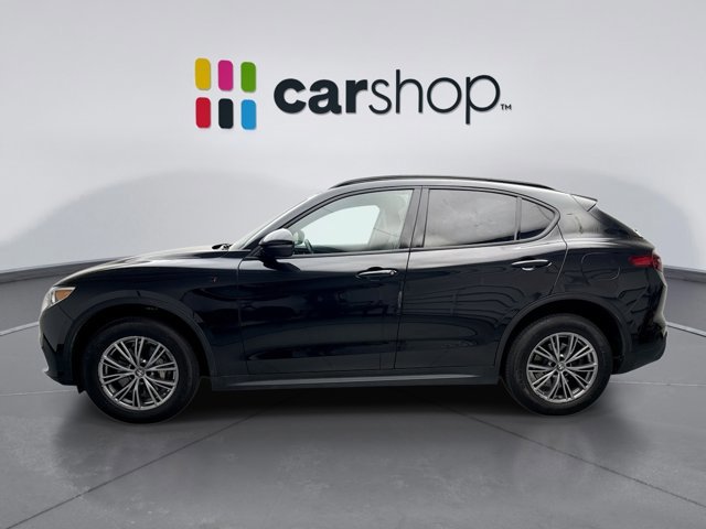 Used 2023 Alfa Romeo Stelvio Sprint image 2