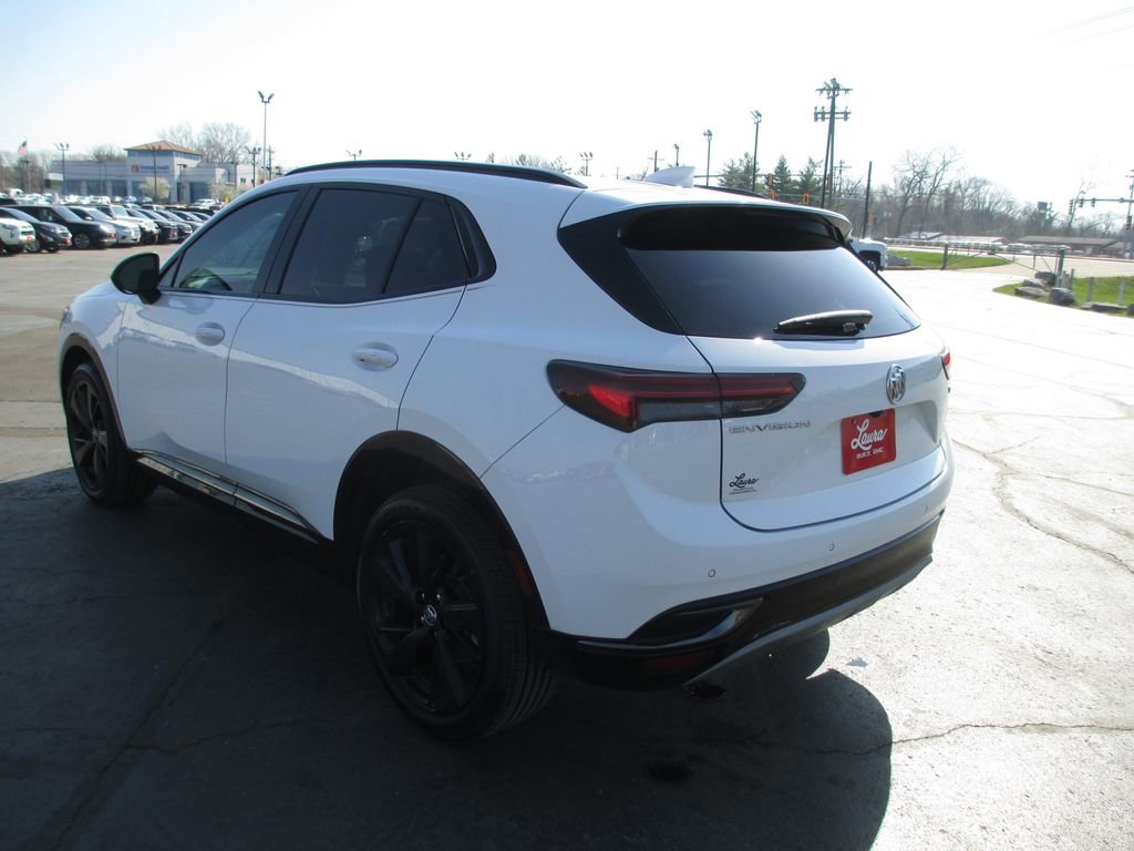 Used 2022 Buick Envision Essence w/ Sport Touring Package image 10