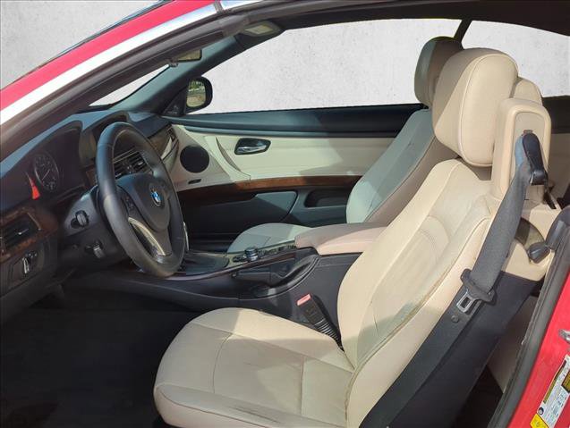 Used 2012 BMW 335i Convertible image 12