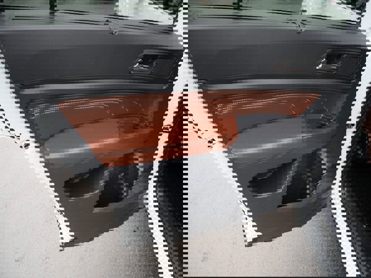 Used 2021 Volkswagen Atlas SE w/ Panoramic Sunroof Package image 19