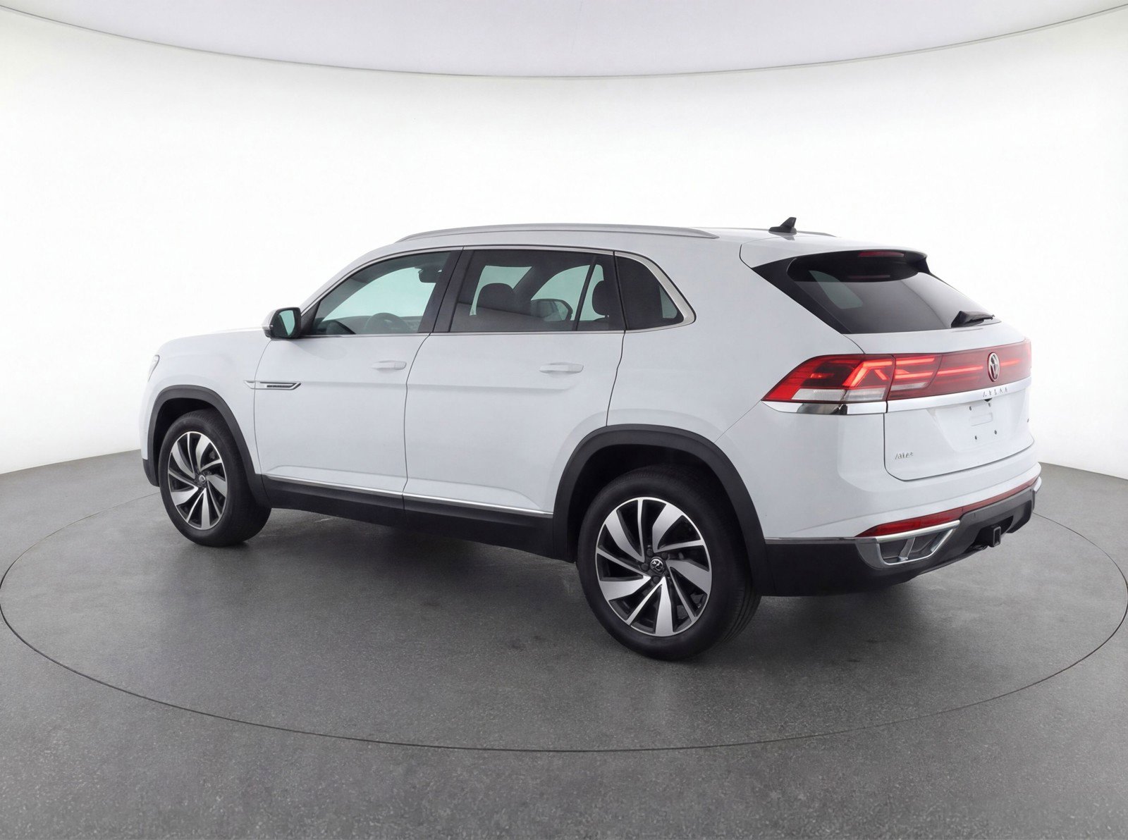 Used 2024 Volkswagen Atlas SE AWD/4WD image 6