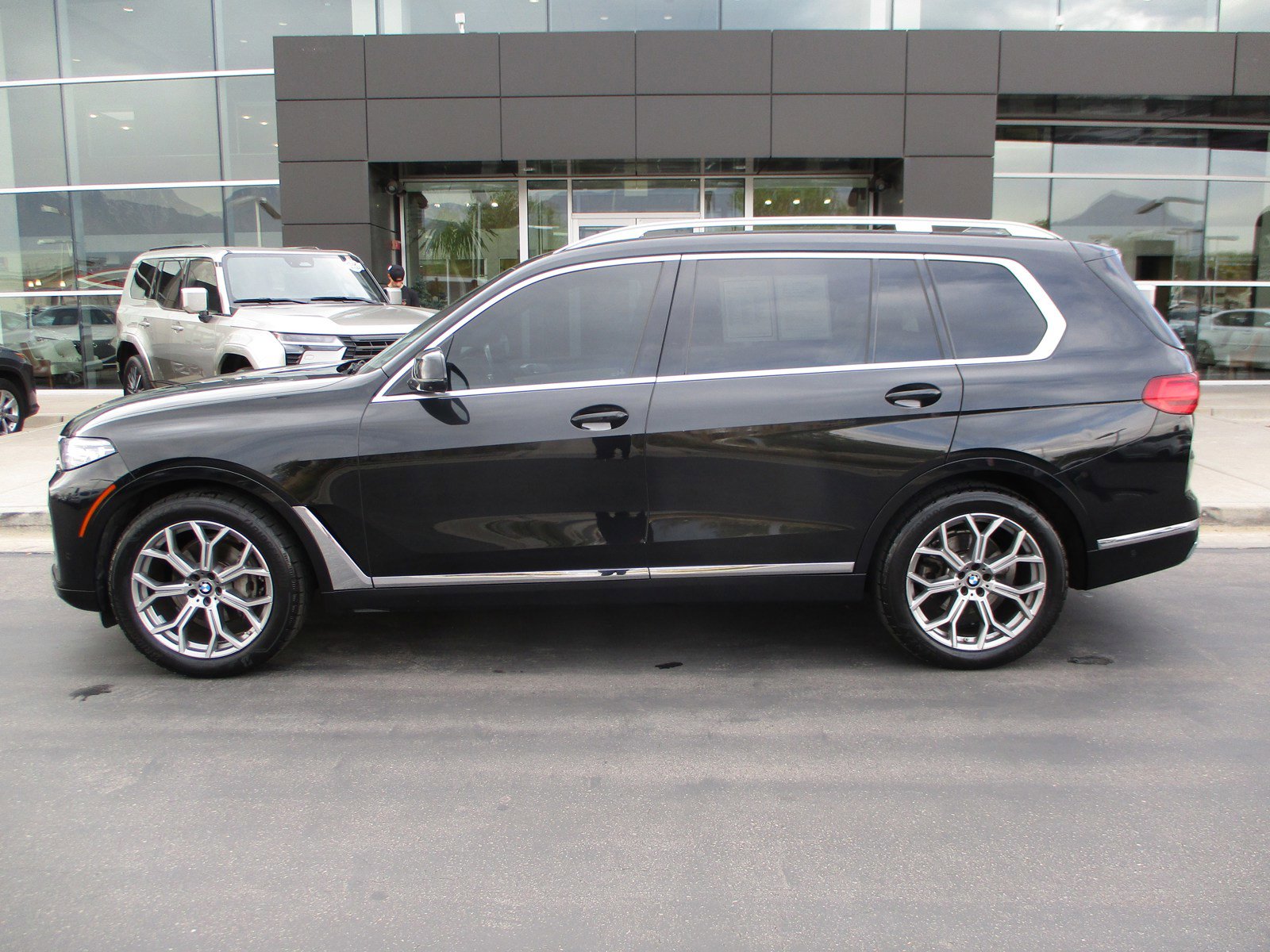 Used 2021 BMW X7 xDrive40i image 3