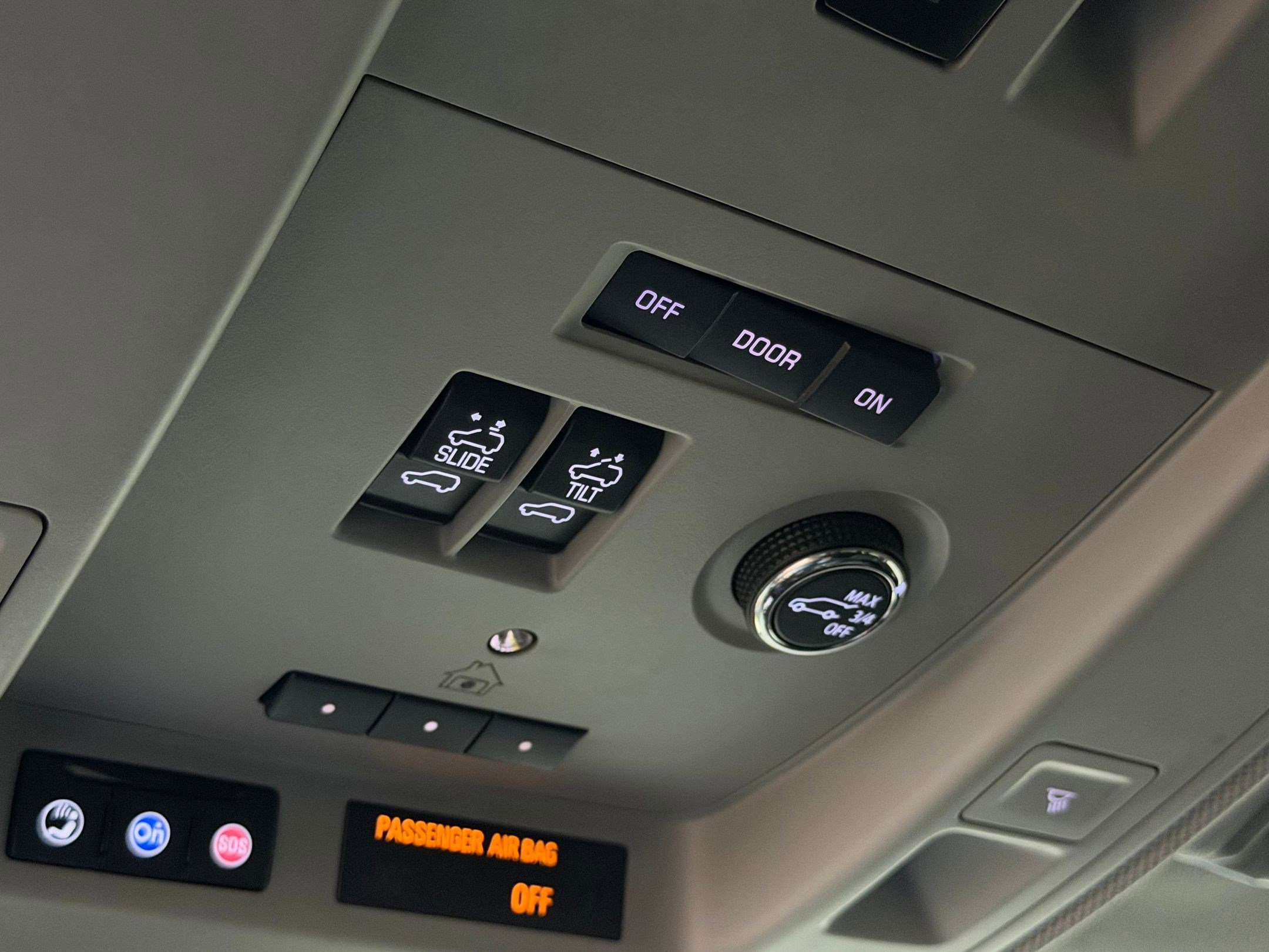 Used 2019 Cadillac Escalade Premium Luxury AWD/4WD image 36