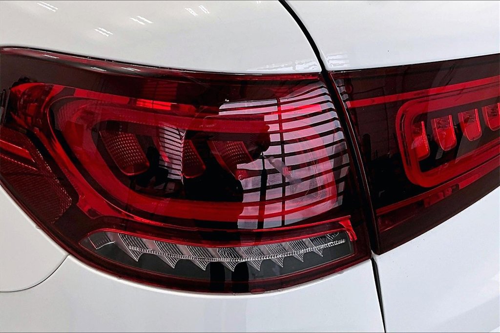 Used 2021 Mercedes-Benz GLC 300 4MATIC image 31