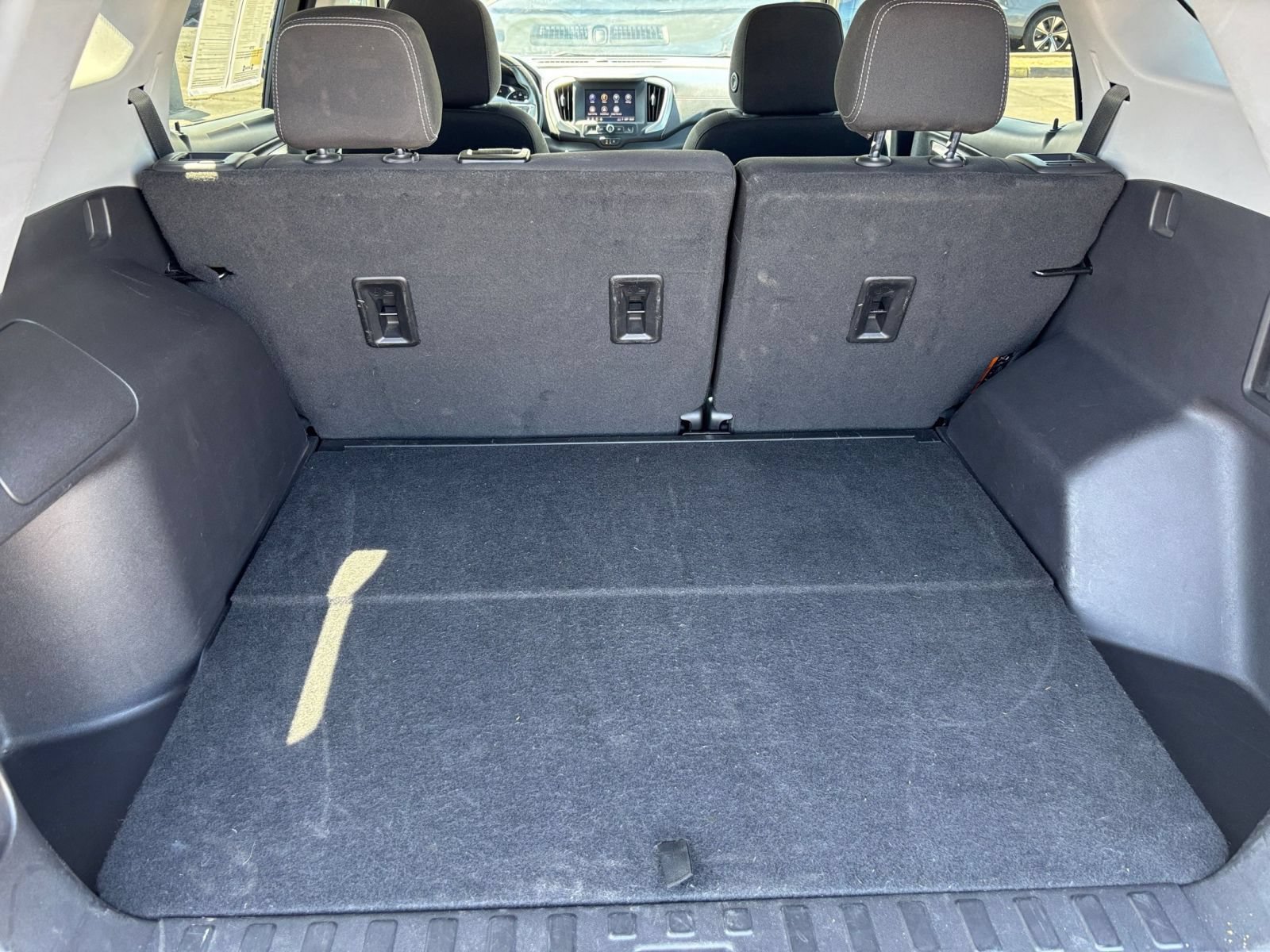 Used 2024 GMC Terrain SLE FWD image 29