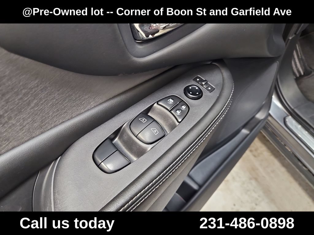 Used 2021 Nissan Murano SV AWD/4WD image 16