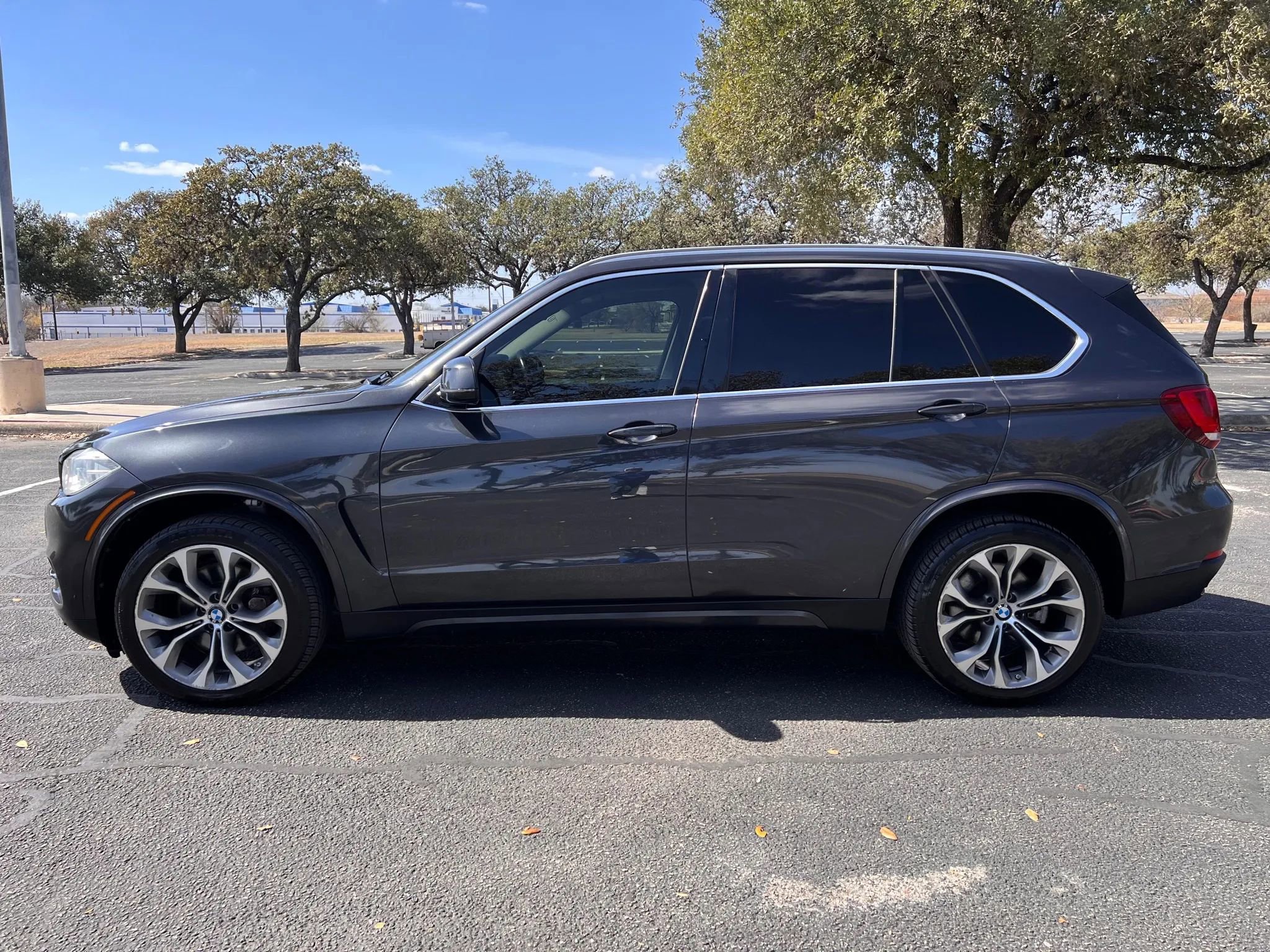 Used 2015 BMW X5 xDrive50i AWD/4WD image 9