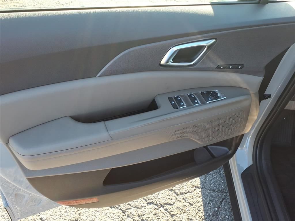 New 2026 Kia Carnival SX image 16