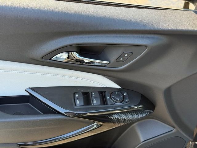 Used 2025 Chevrolet Trax LT w/ Driver Confidence Package image 17