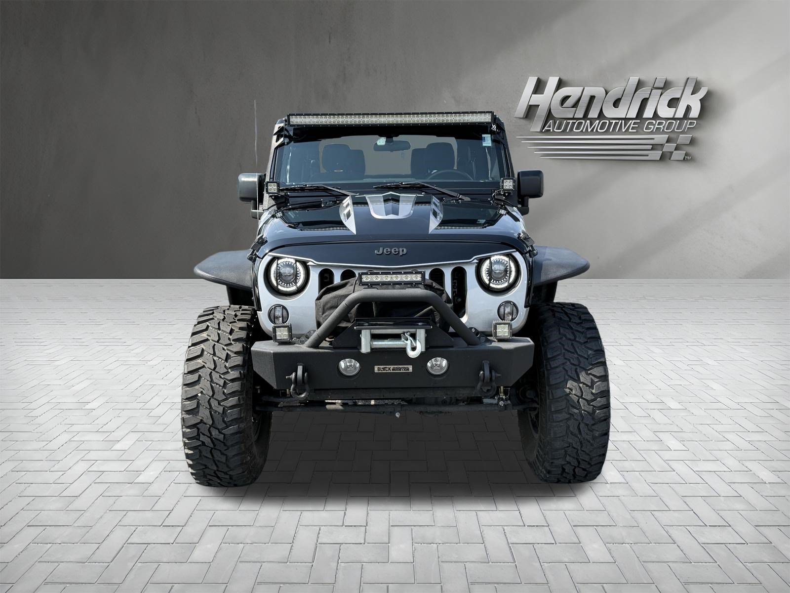 Used 2018 Jeep Wrangler Sport w/ Connectivity Group AWD/4WD image 3