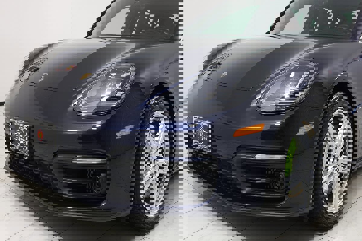 Used 2021 Porsche Panamera 4S w/ Premium Package image 44