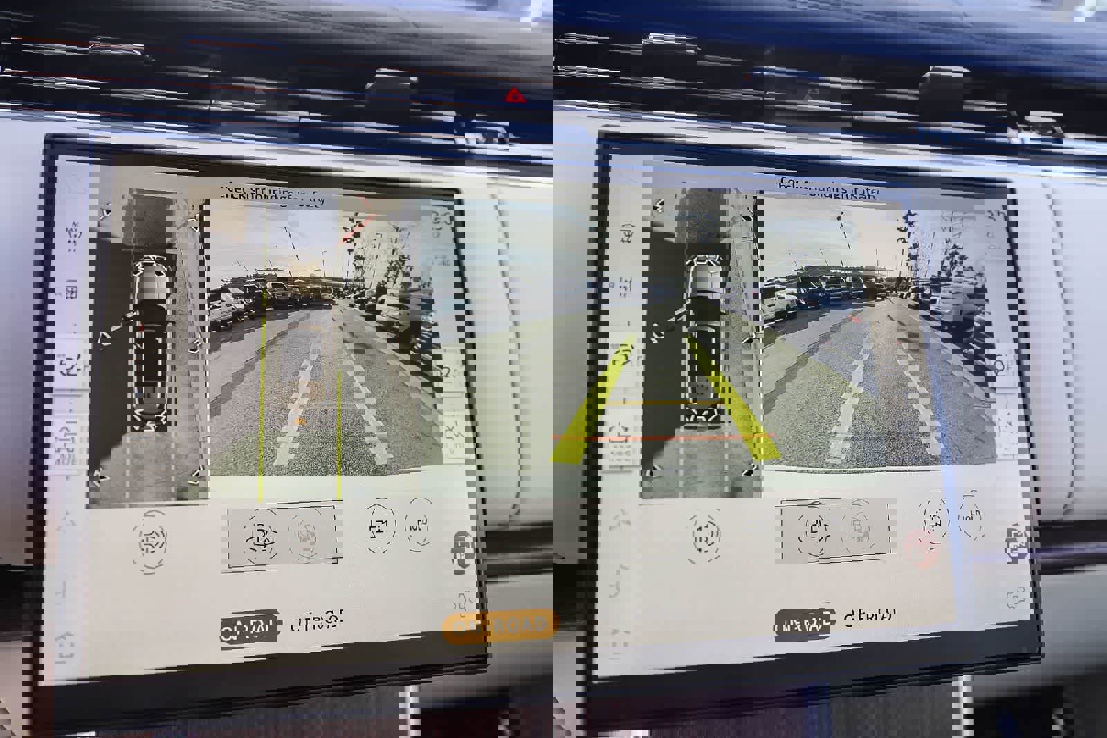 New 2026 Land Rover Range Rover SE image 22