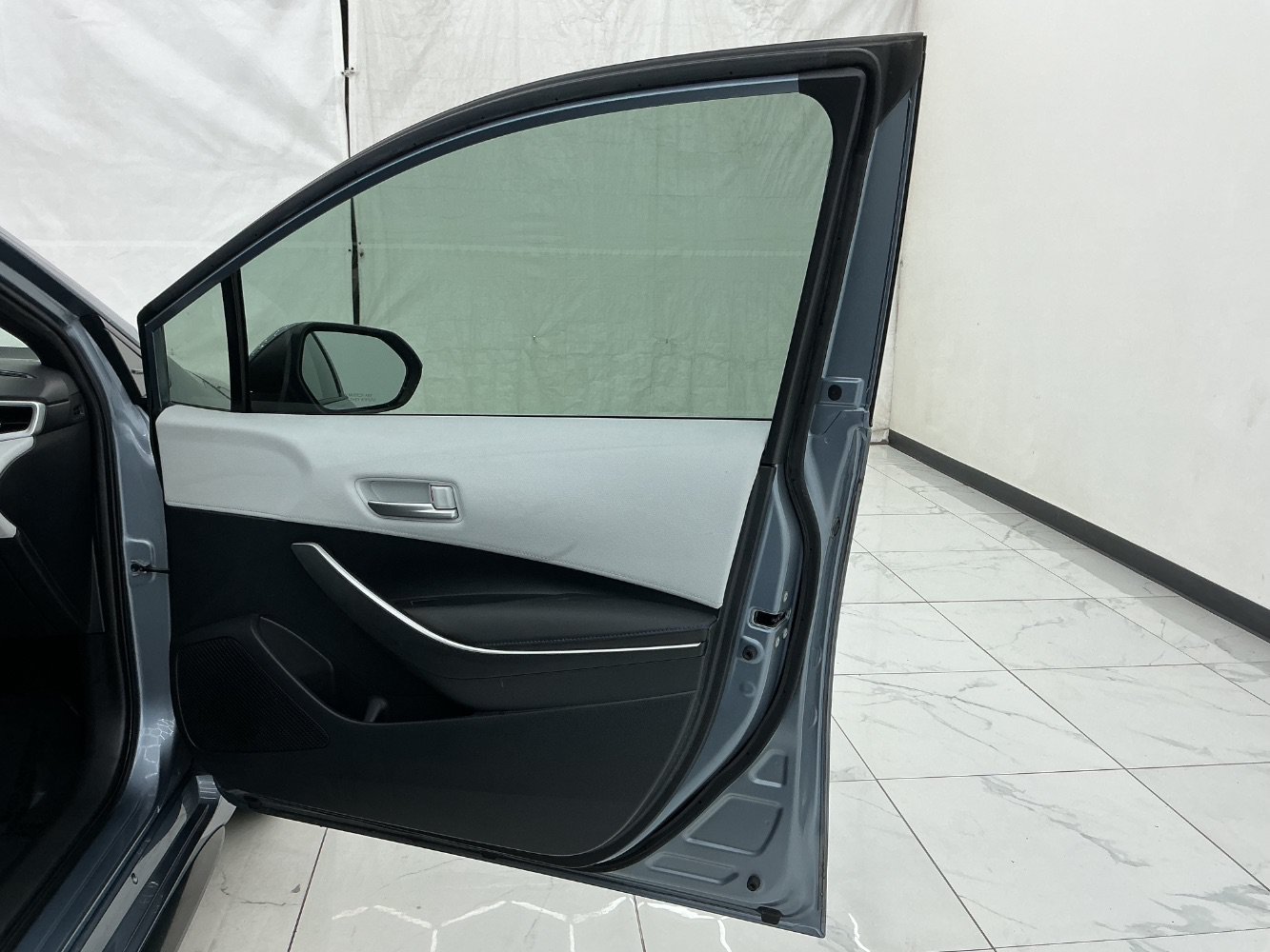 Used 2020 Toyota Corolla SE FWD image 19