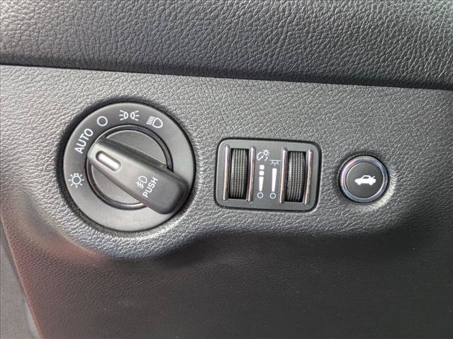 Used 2016 Dodge Challenger SXT Plus RWD image 9