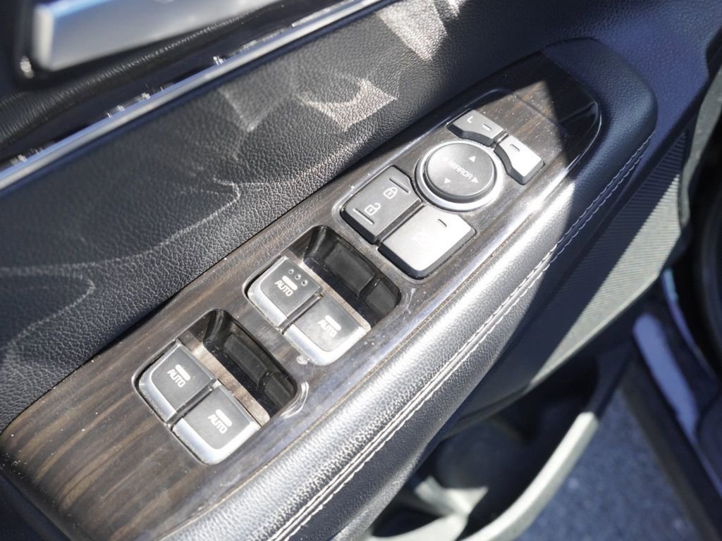 Used 2019 Kia Sorento LX image 12