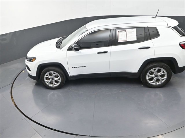 Used 2025 Jeep Compass Sport image 12