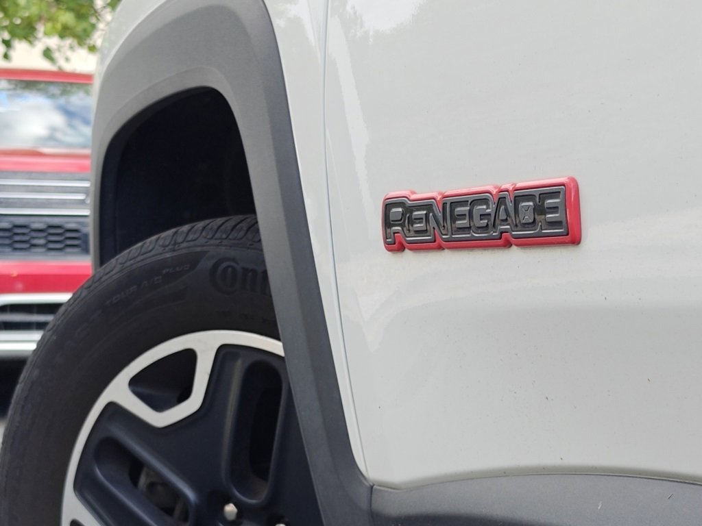 Used 2016 Jeep Renegade Trailhawk image 34
