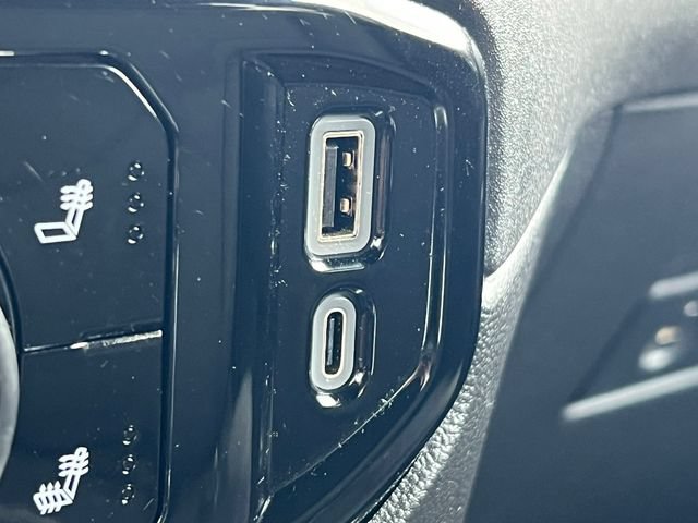 Used 2023 Chevrolet Silverado 1500 LT AWD/4WD image 32