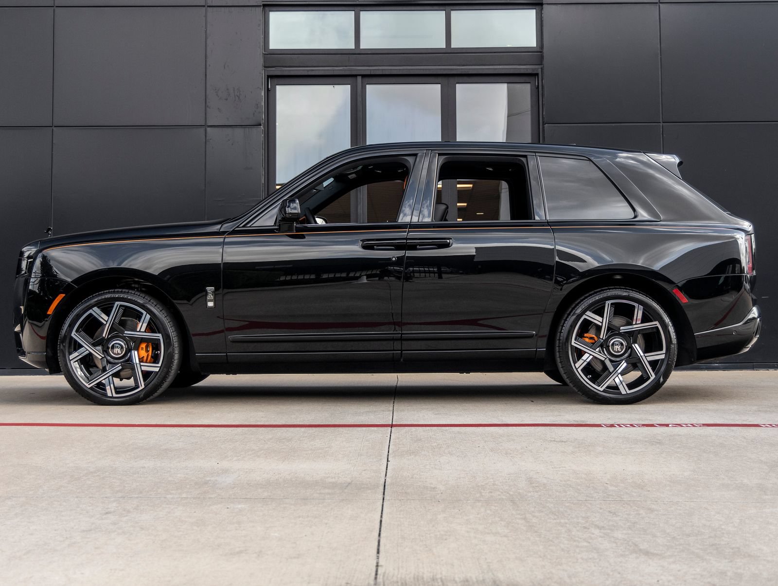 Used 2026 Rolls-Royce Cullinan Black Badge AWD/4WD image 2