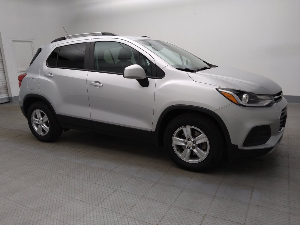 Used 2021 Chevrolet Trax LT w/ LT Convenience Package FWD image 11