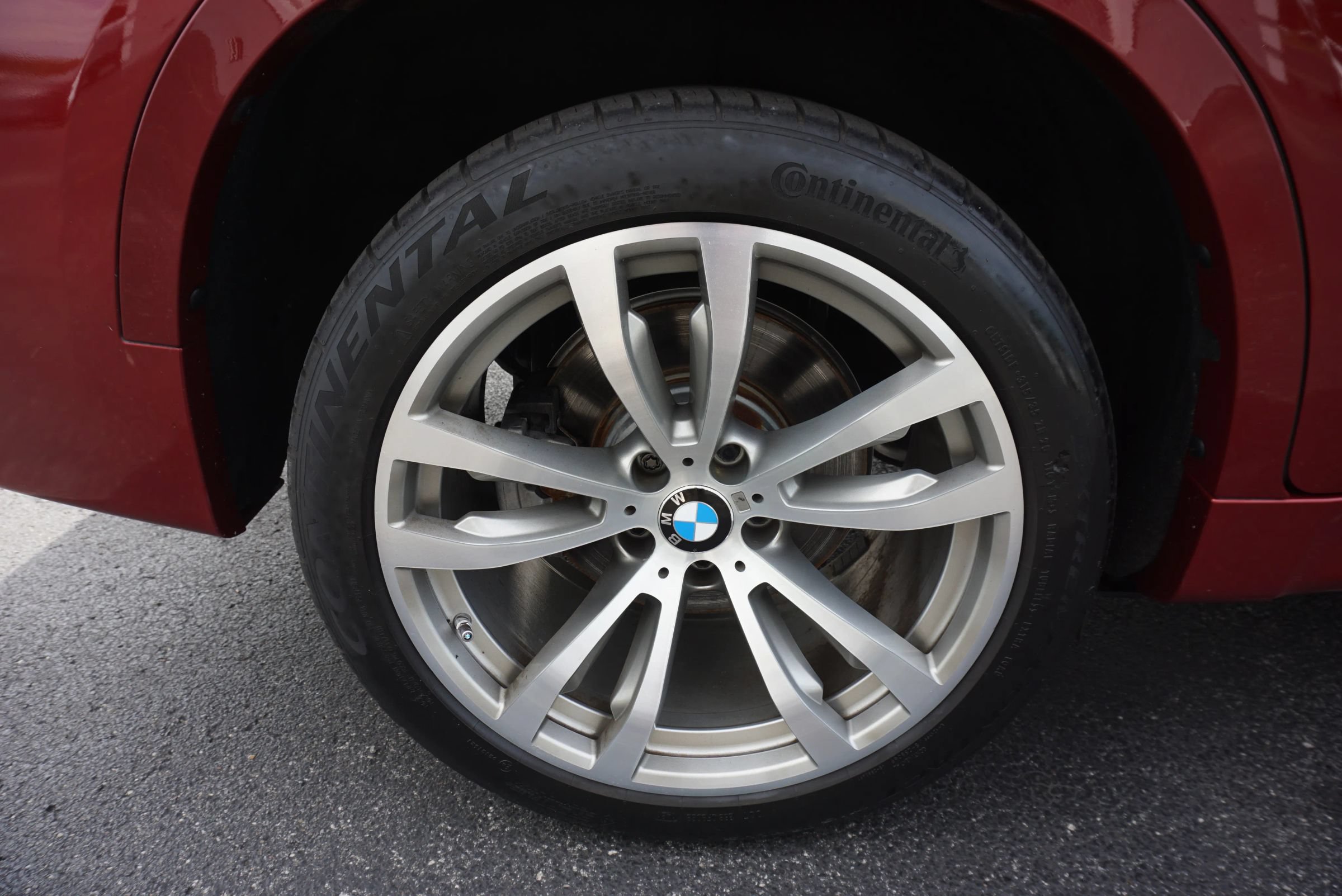 Used 2015 BMW X6 xDrive50i w/ Executive Package AWD/4WD image 31