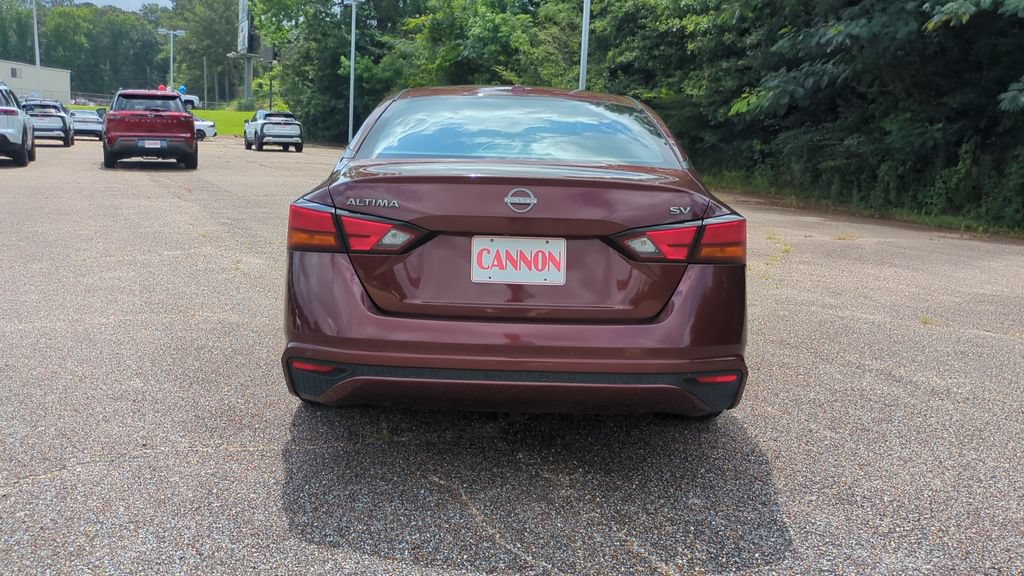 Used 2024 Nissan Altima 2.5 SV FWD image 6