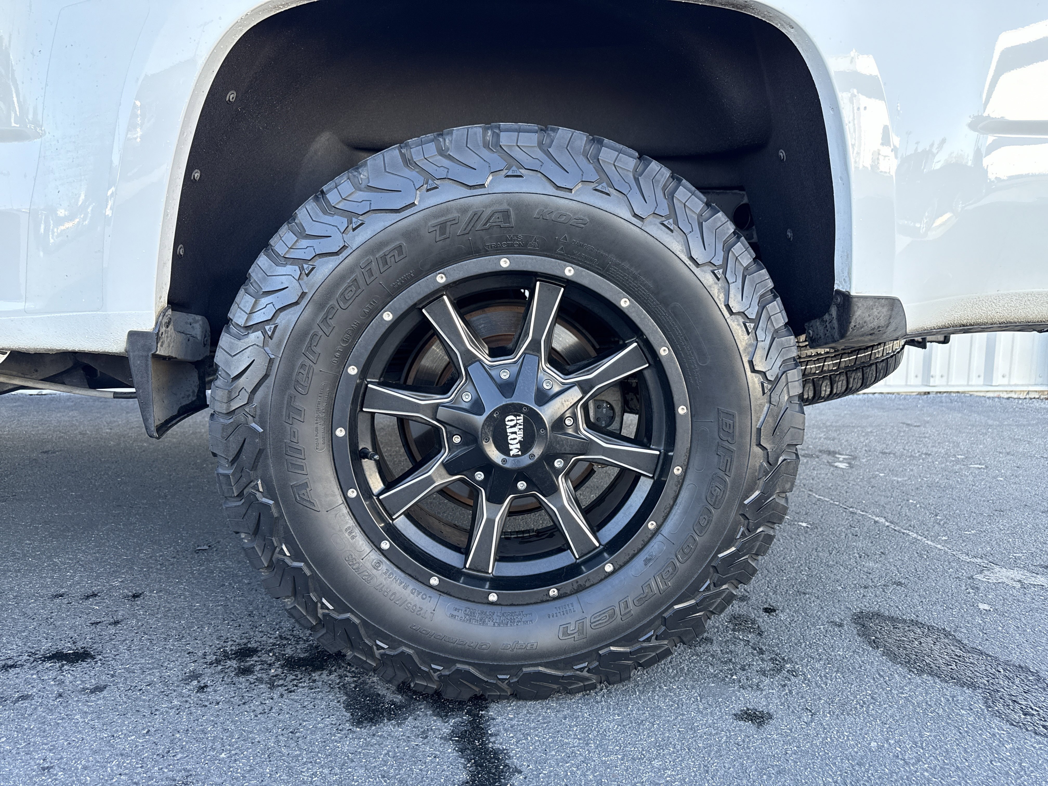 Used 2017 GMC Canyon SLT w/ Driver Alert Package image 3