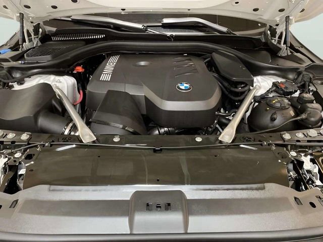 Used 2025 BMW 530i w/ Premium Package RWD image 20