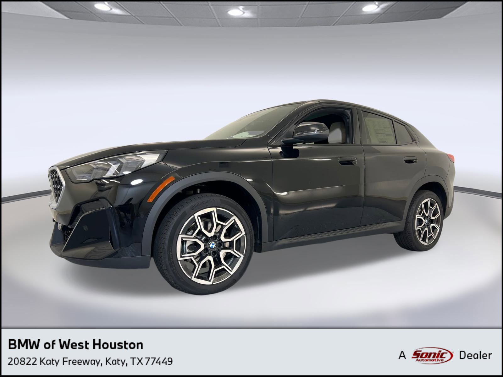 Used 2025 BMW X2 xDrive28i w/ Convenience Package image 1