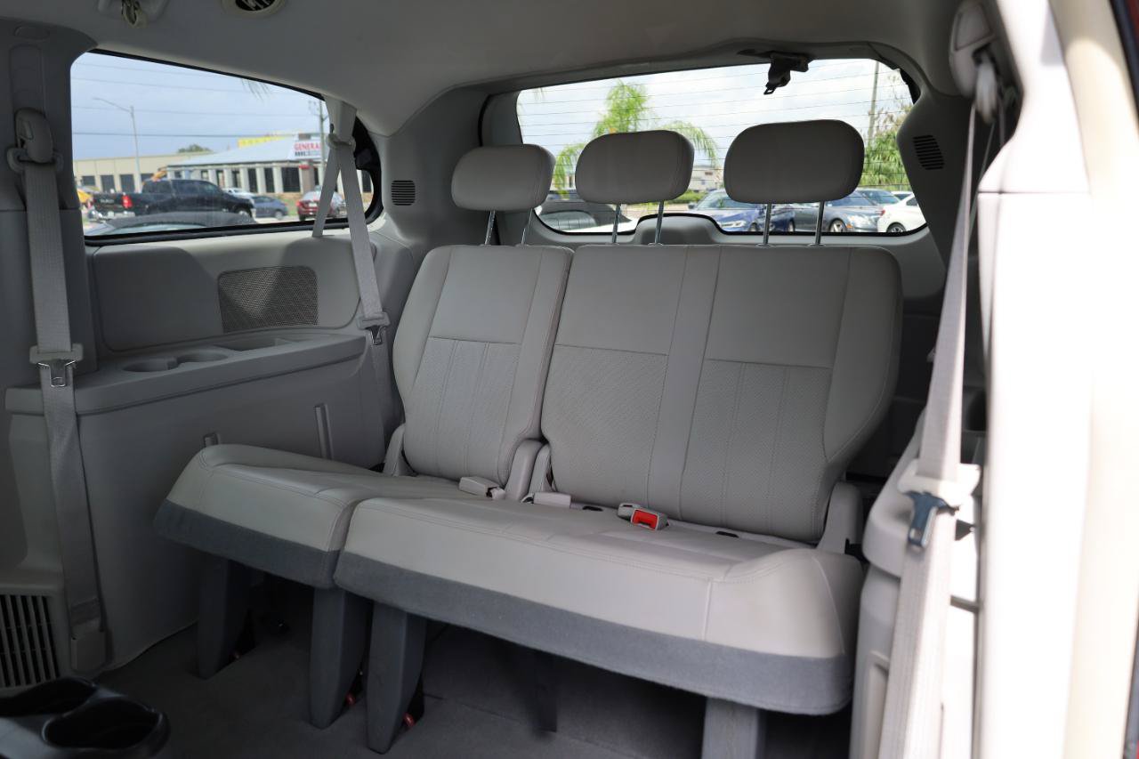 Used 2009 Dodge Grand Caravan SXT FWD image 11