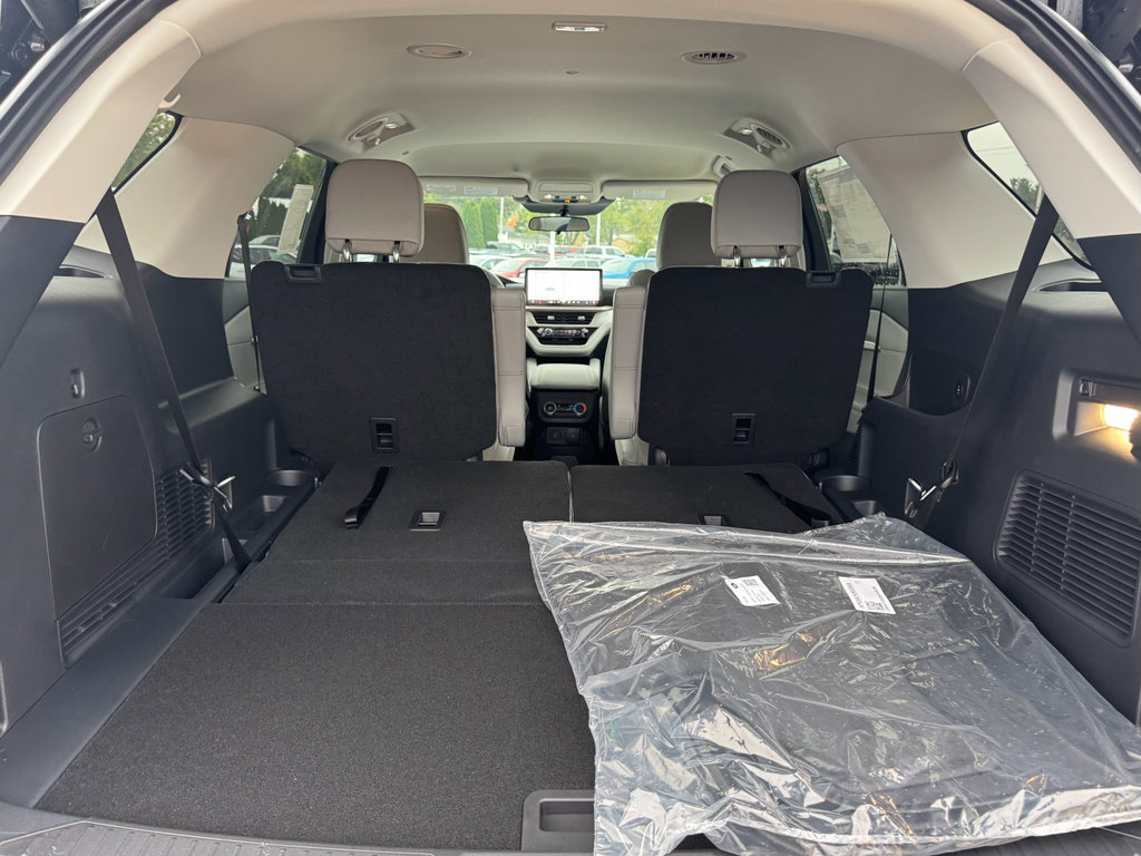 New 2026 Ford Explorer Active image 8