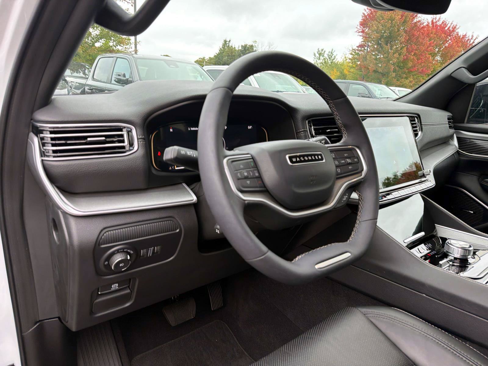 Used 2025 Jeep Wagoneer 4WD w/ Convenience Group I image 11