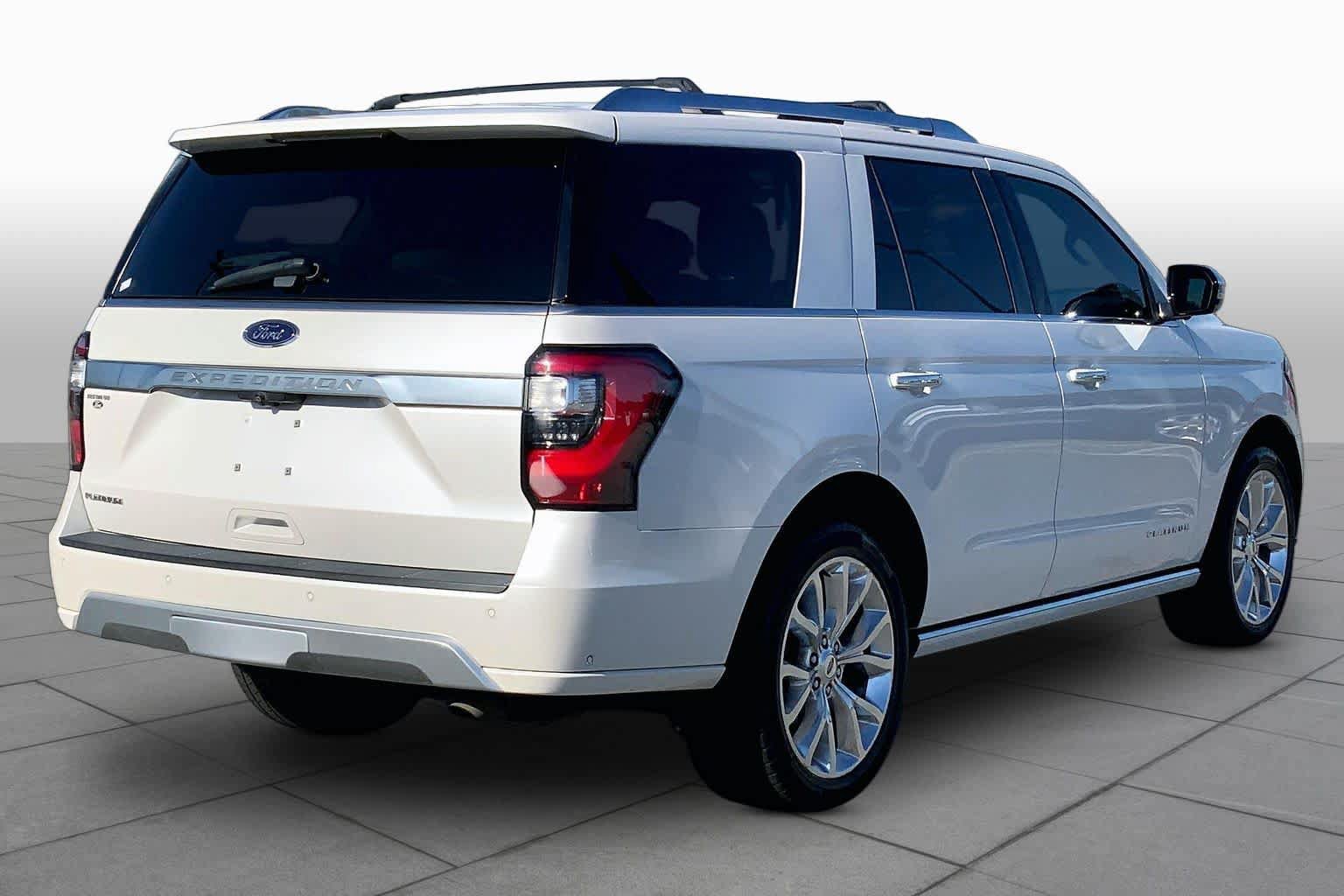 Used 2018 Ford Expedition Platinum RWD image 12