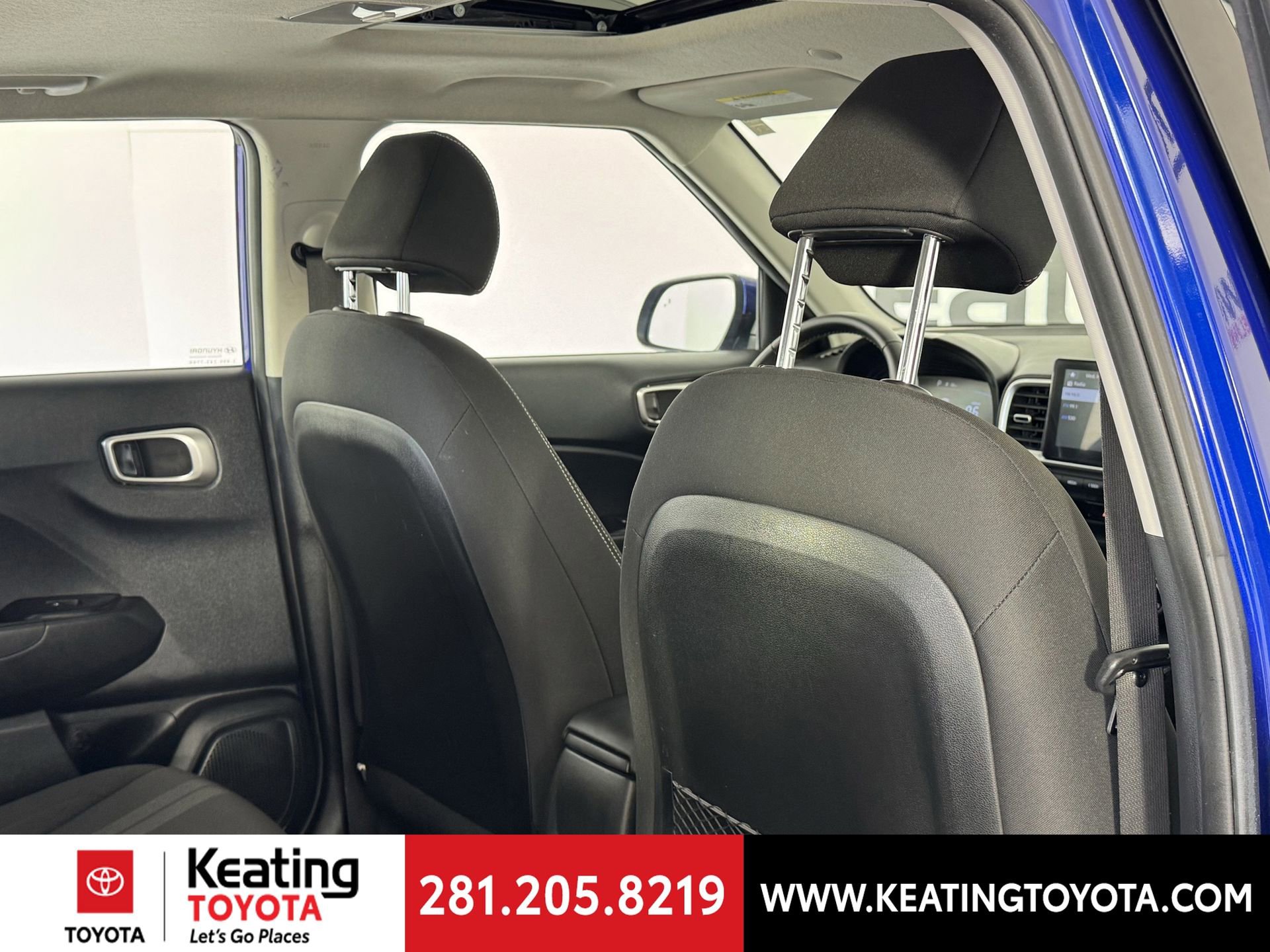 Used 2023 Hyundai Venue SEL image 19