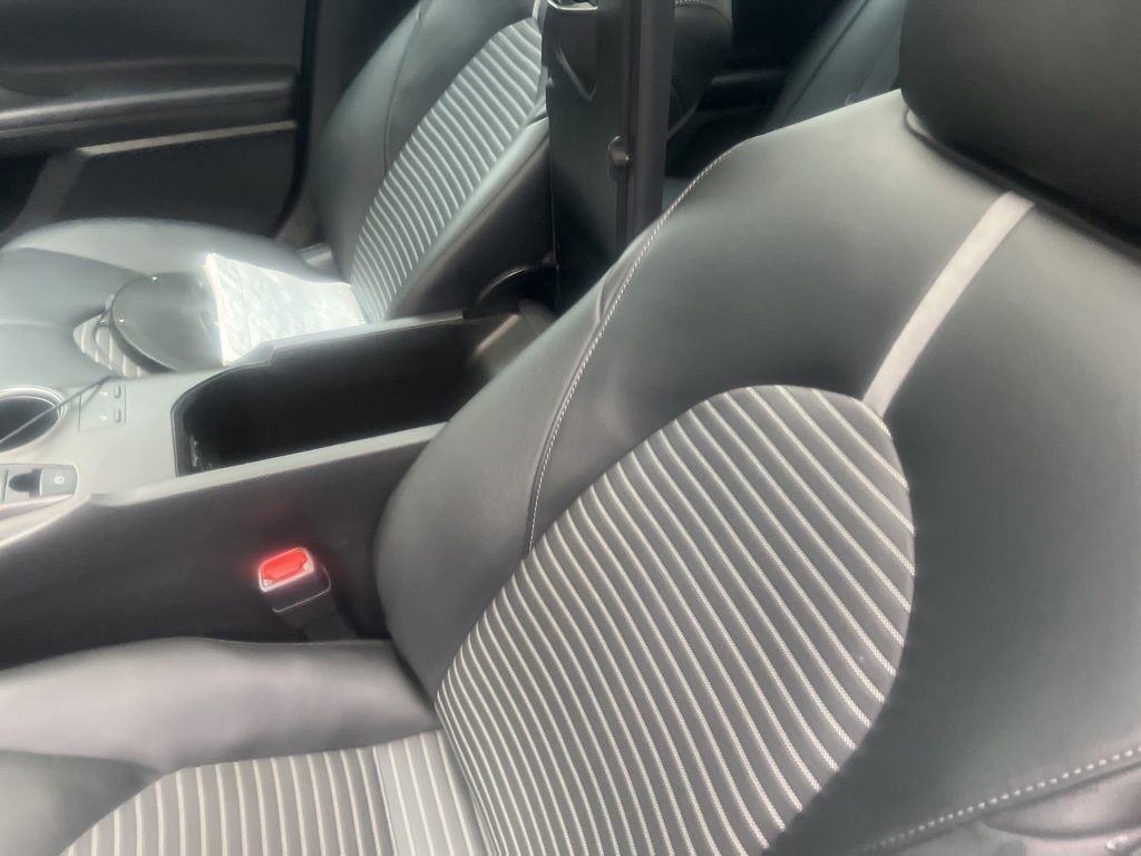 Used 2022 Toyota Camry SE w/ Cold Weather Package image 34