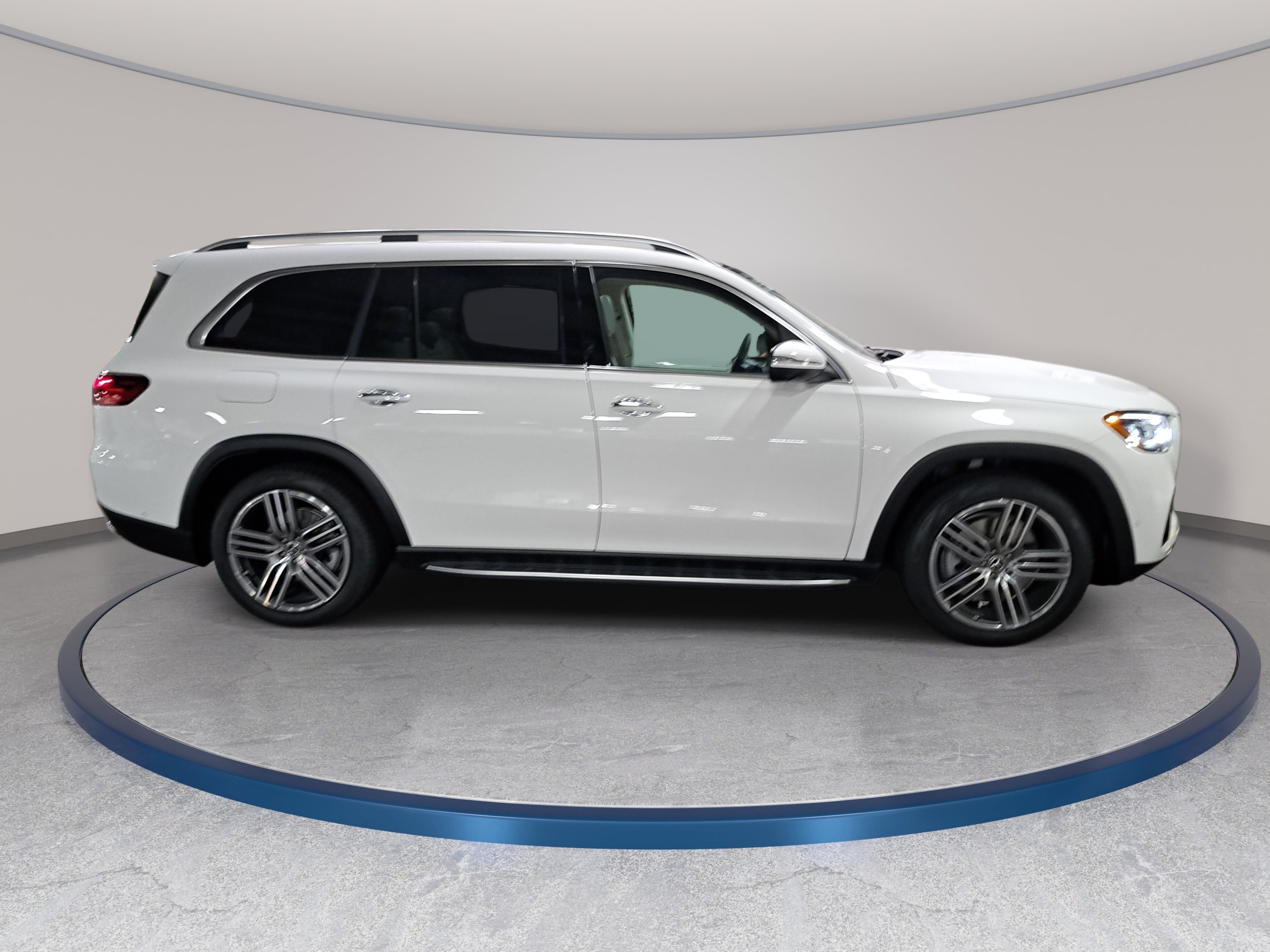 New 2026 Mercedes-Benz GLS 450 4MATIC image 4