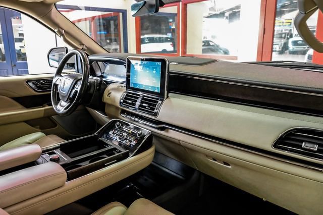 Used 2021 Lincoln Navigator L Reserve image 13