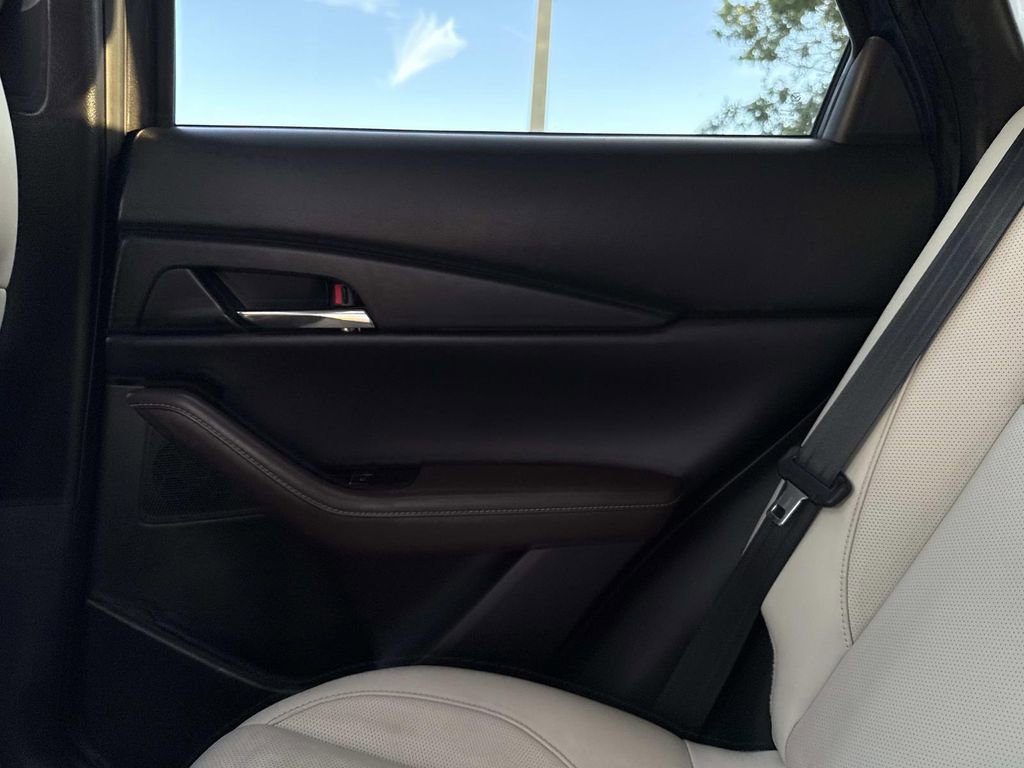 Used 2021 MAZDA CX-30 AWD 2.5 S w/ Premium Package image 17