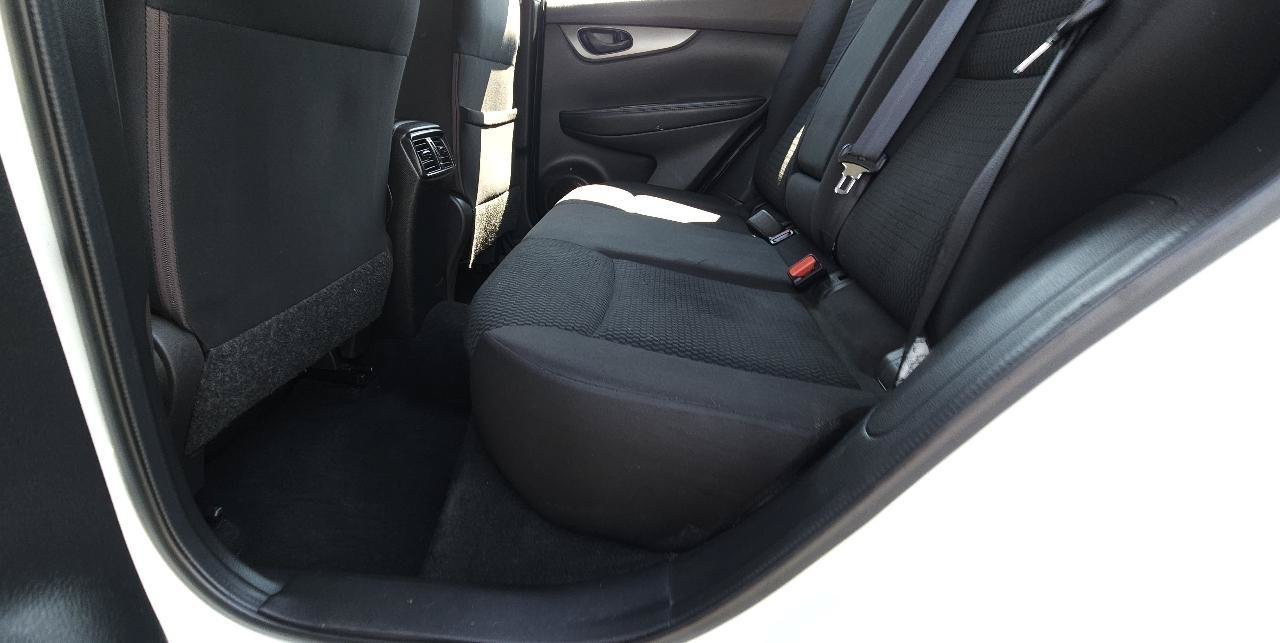 Used 2018 Nissan Rogue Sport S w/ S Appearance Package AWD/4WD image 23