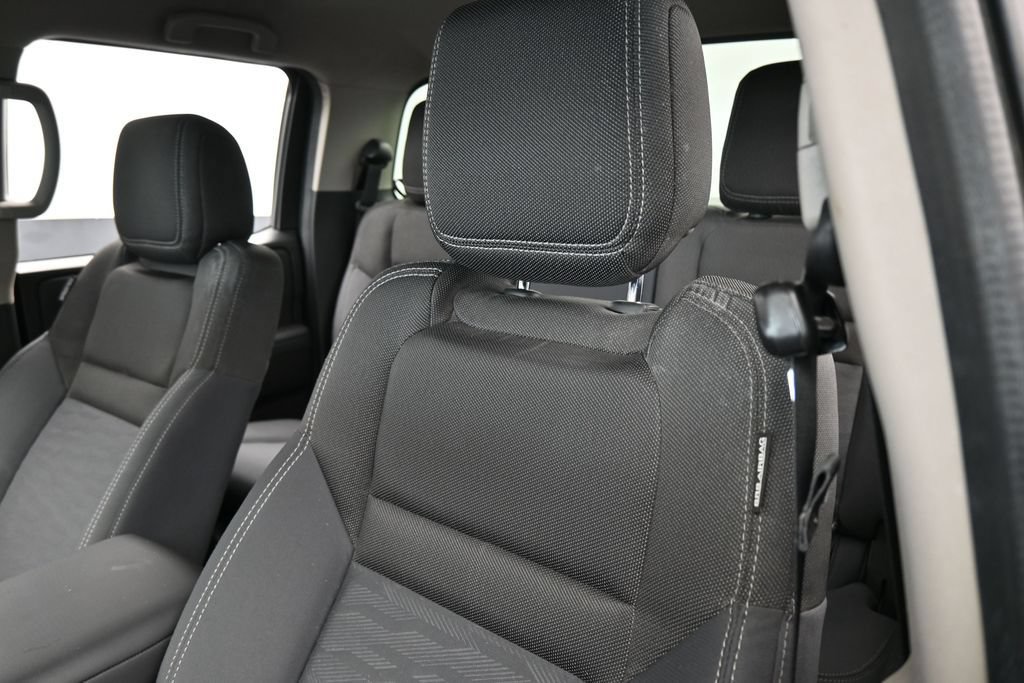 Used 2022 Nissan Frontier SV RWD image 18