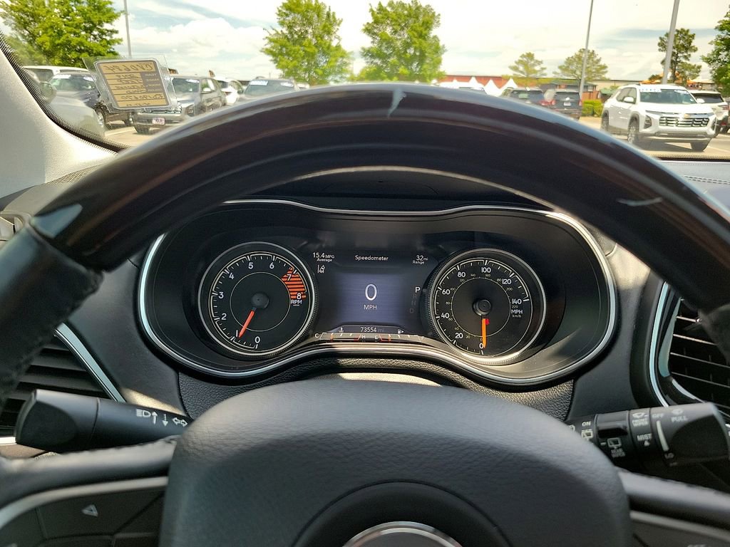 Used 2019 Jeep Cherokee Overland w/ Technology Group AWD/4WD image 18