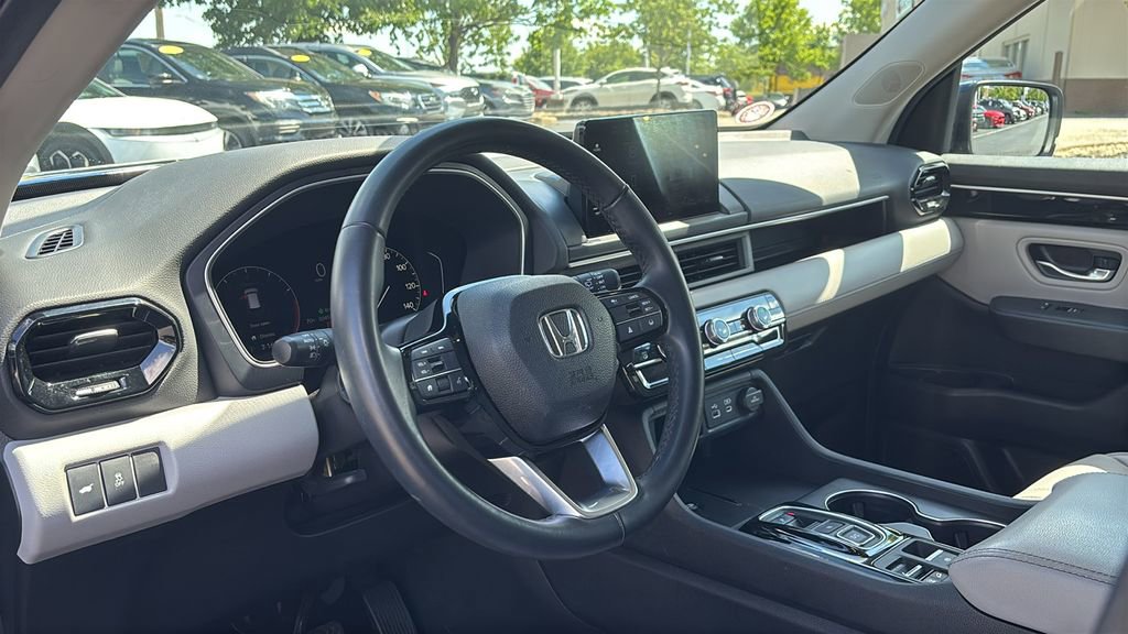 Used 2025 Honda Pilot EX-L image 23